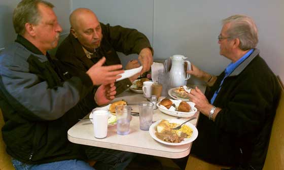 Lunch at Dee's in TRF